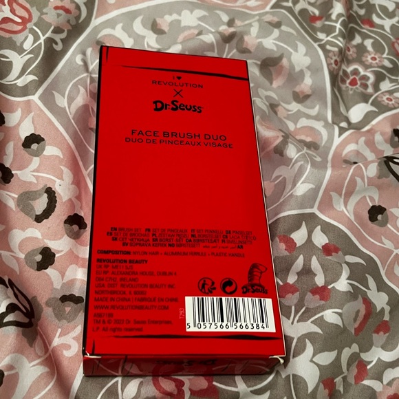 I Heart Revolution x Dr. Seuss Thing 1 and Thing 2 Brush Set - Picture 2 of 2